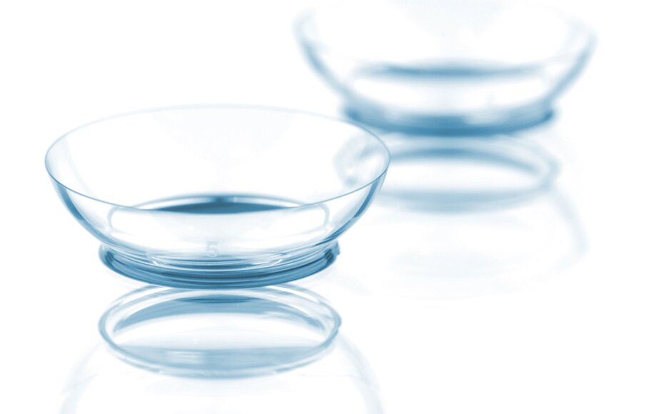 Adequate contact lenses after surface treatments | © buradaki / istockphoto id 177239371