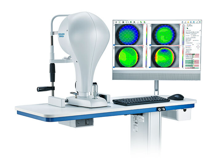 Diagnosegerät Combi Wavefront Analyzer mit Ergebnisbilschirm auf weißem Grund